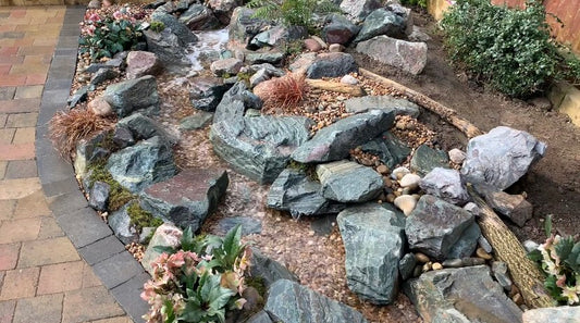 Waterfall/stream 8m (26ft)